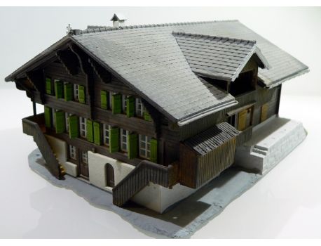 Fertigmodell grosses Wohnhaus Chalet - patiniert handcoloriert
