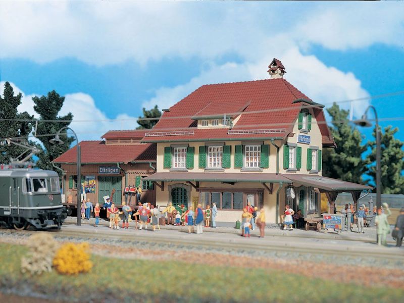 Vollmer 43515 Gare de Därligen - Ligne BLS Suisse