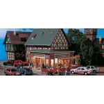 Vollmer 43681 Luigi´s Pizzeria mit Inneneinrichtung, Beleuchtung