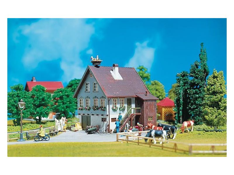 FALLER 130280 Maison avec nid de cigogne H0