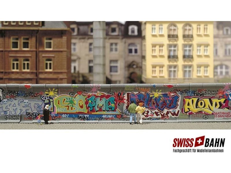 Busch 1016 Mur en béton avec graffitis - H0