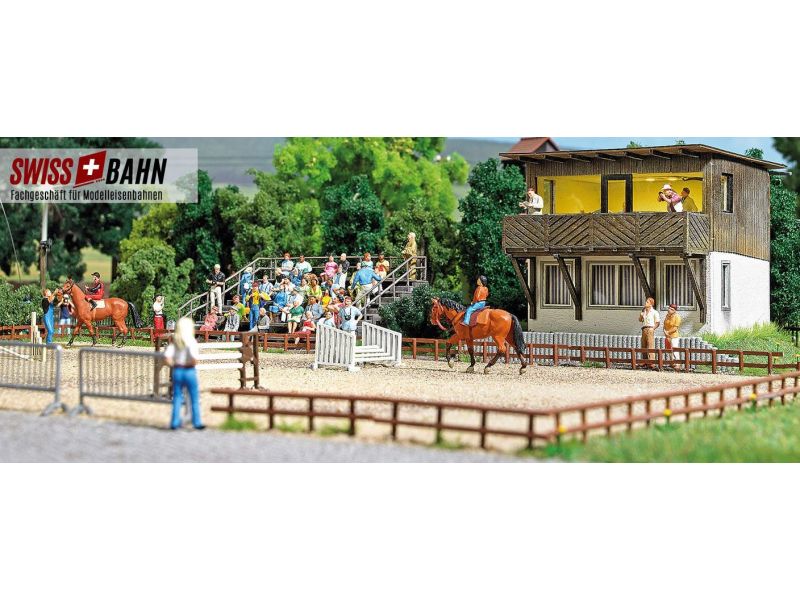 Busch 1041 Campo di equitazione Dressage con ostacoli...
