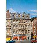 FALLER 130451 Stadtmetzgerei Dold im mehrstöckigen Stadthaus - H0 - Ansicht 1