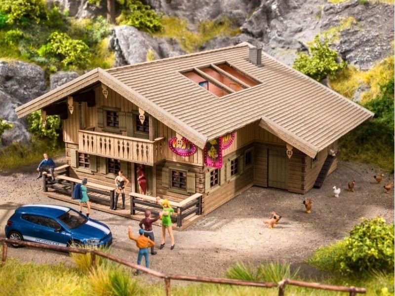 NOCH 66705 Ferme de poules Hot Chicken avec micro-son H0