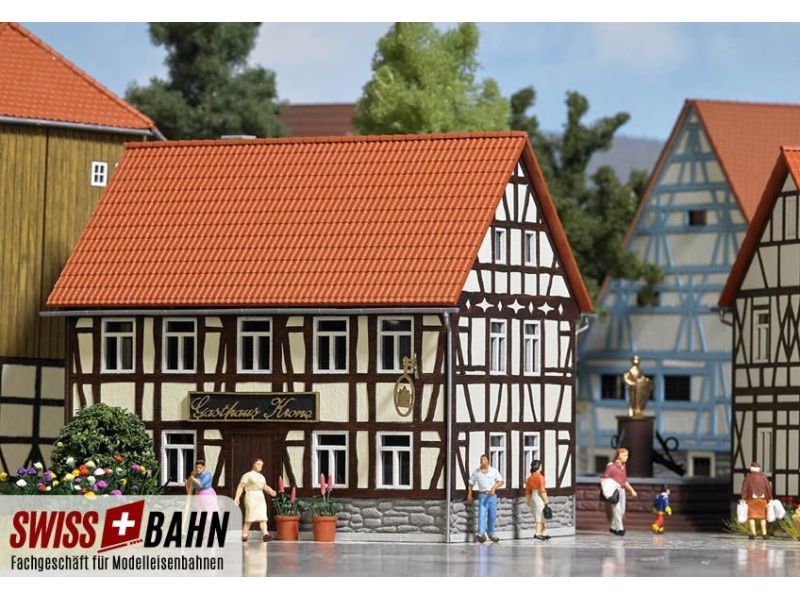 BUSCH 1532 Auberge à la Couronne, kit en bois - H0