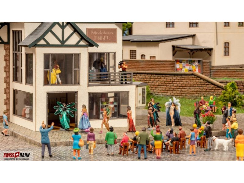 NOCH 16241 Mondo figure 'Negozio di moda' (ferrovia in...