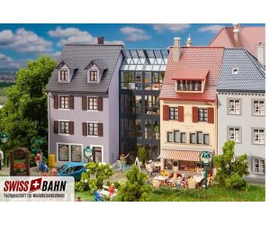 FALLER 130707 Kleinstadthäuserzeile mit Dachgauben - Ansicht 1