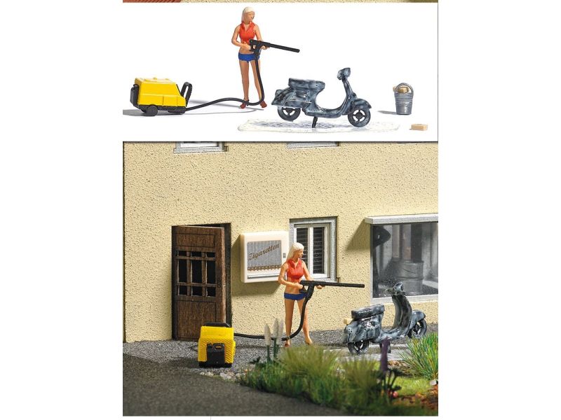 Busch 7833 Sexy Girl - Lavage de scooter H0