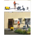 Busch 7833 Sexy Girl - Motorrollerwäsche H0 - Ansicht 1