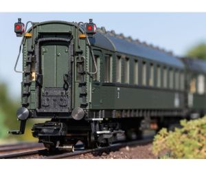 Märklin 39662 DR Schnellzug-Dampflokomotive 06 001