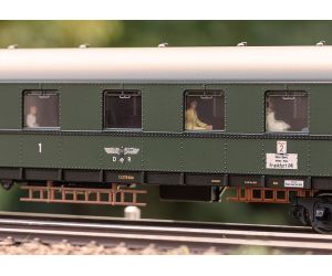 Märklin 39662 DR Schnellzug-Dampflokomotive 06 001