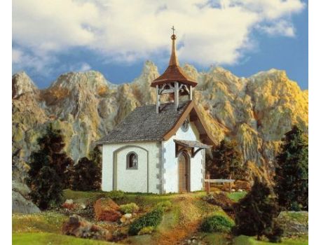 POLA 331840 Bergkapelle mit Holzschindel Dach