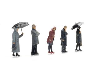 ARTITEC 5870003 Personen bei Regen mit Schirm, H0 - Ansicht 1