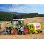 KIBRI 12233 FENDT Traktor mit Anbaugeräten
