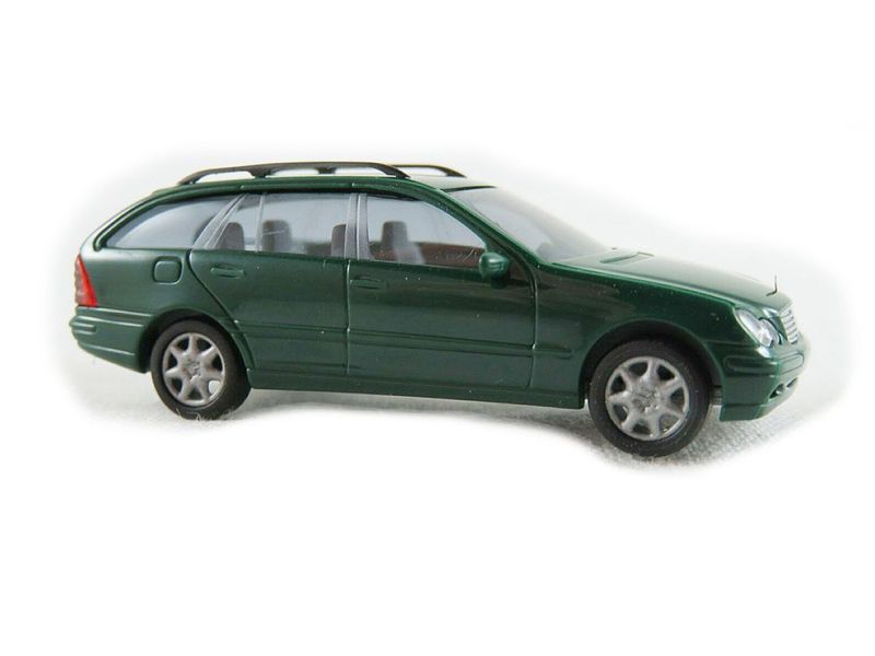 BUSCH 89137 Mercedes-Benz C-Klasse S203 vert, H0