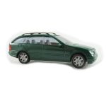 BUSCH 89137 Mercedes-Benz C-Klasse S203 grün, H0 - Ansicht 1