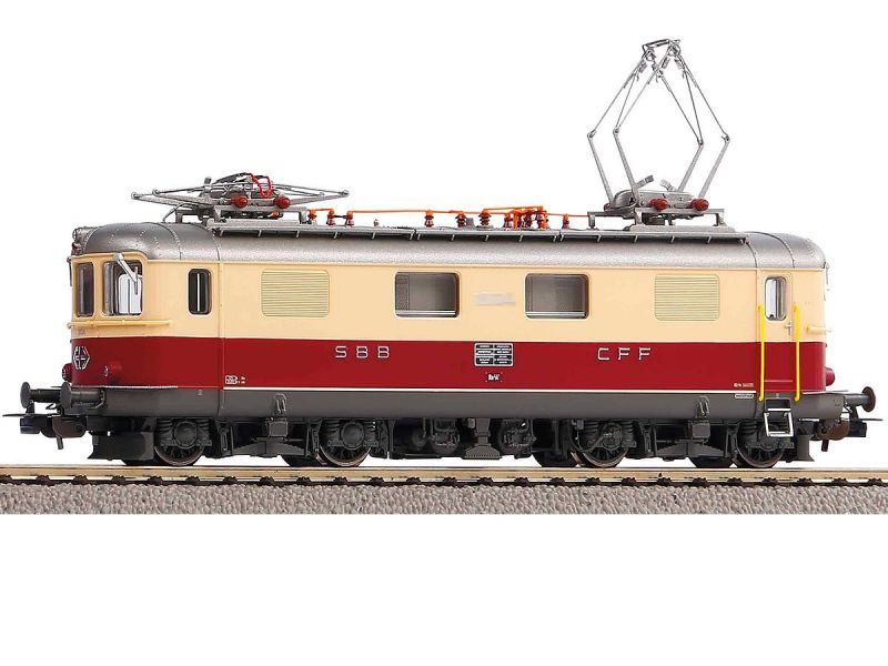PIKO 96890 SBB E-Lok Re 4/4 I Nr. 10033 TEE-Lackierung, DCS