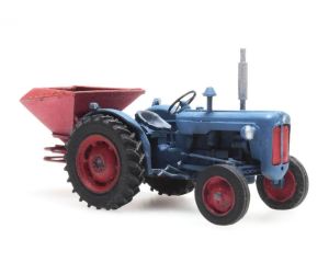 ARTITEC 387.347 Ford Traktor mit Heckstreuer, H0 - Detailansicht 2