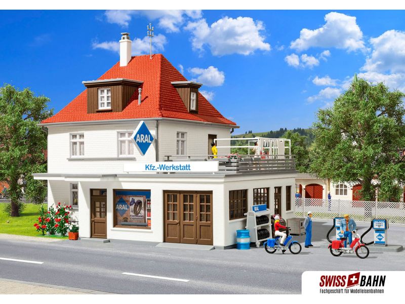 KIBRI 38202 Wohnhaus mit Werkstatt, H0 KIBRI 38202 Wohnhaus mit Werkstatt, H0