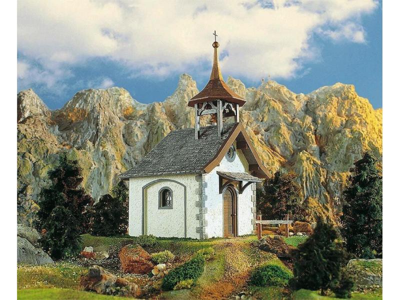 Chapelle de montagne POLA 331840 avec toit en bardeaux de bois
