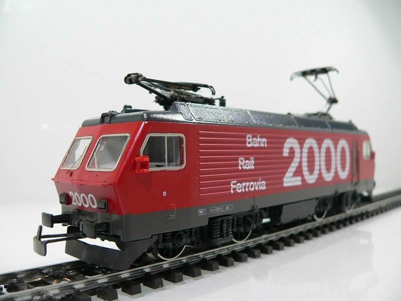 Märklin 3330 SBB Re 4/4 Bahn 2000 mfX