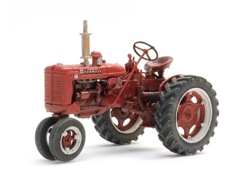 ARTITEC 387.708 Traktor Farmall C- ROW, H0