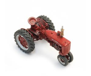 ARTITEC 387.708 Traktor Farmall C- ROW, H0 - Detailansicht 3