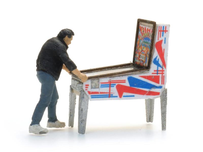 ARTITEC 387.694 Flipperkasten mit Spieler, H0