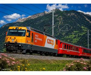 BEMO 1559181 RhB Ge 4/4 III 641 Werbelok 'Coop' ACS - Frontansicht