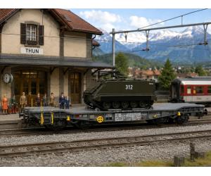 PIKO 96281 SBB Panzertransportwagen mit M113, H0 - Ansicht 1