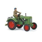 Fendt F 15 Dieselross mit Bäuerin und Milchkannen