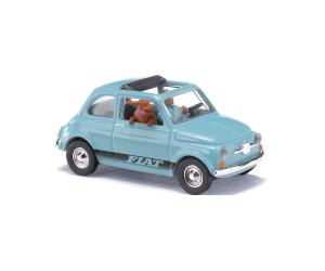 BUSCH 48735 FIAT 500 mit Fahrer u. Hund, H0 - Ansicht 1