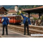 POLA 331506 Schaffner auf dem Bahnhof (G) -