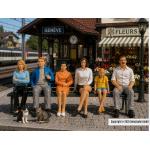 POLA 331508 Sitzende Waggon-Reisende