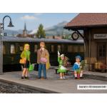 LGB 53004 Reisende Familie der 50er Jahre - Ansicht 1