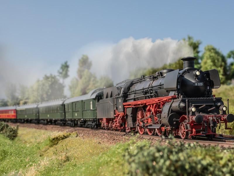 Märklin 38327 DB Dampflokomotive 18 323, H0