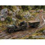 ARTITEC 6870569 US M151 Jeep + M416 Anhänger Waldgrün, H0 - im Sumpf