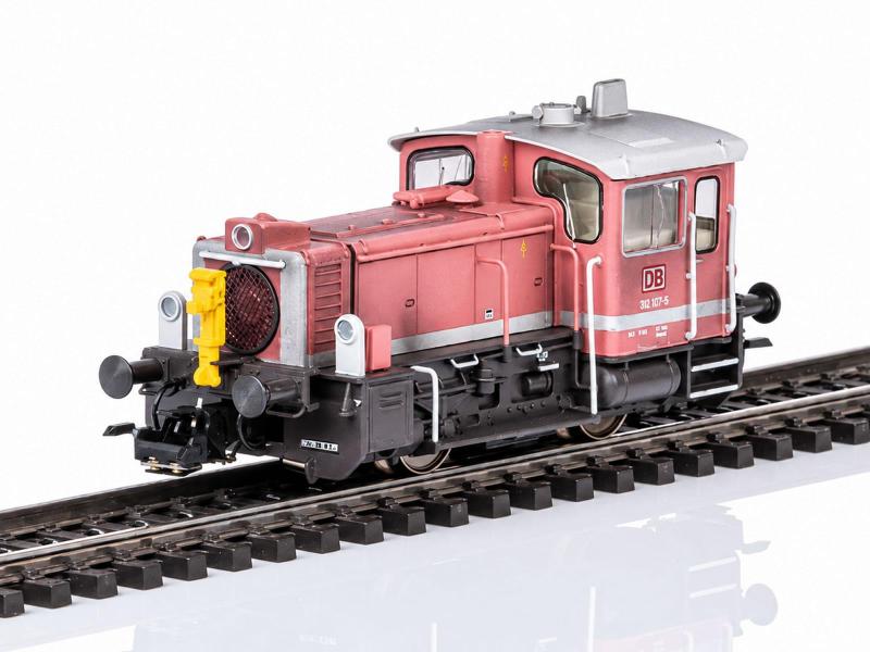 TRIX 22077 DB Locomotiva Diesel BR 335 - Patinata