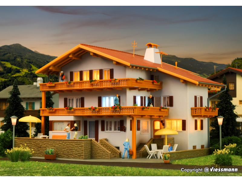 KIBRI 38077 Alpenhof avec éclairage intérieur à étages...