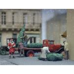 ARTITEC 5870165 Weihnachtsmann mit Christbaumträgern