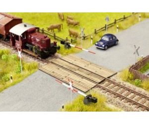 NOCH H0 14305 Bahnübergang mit Holzbohlen - Echtholz Lasercut - Ansicht 1